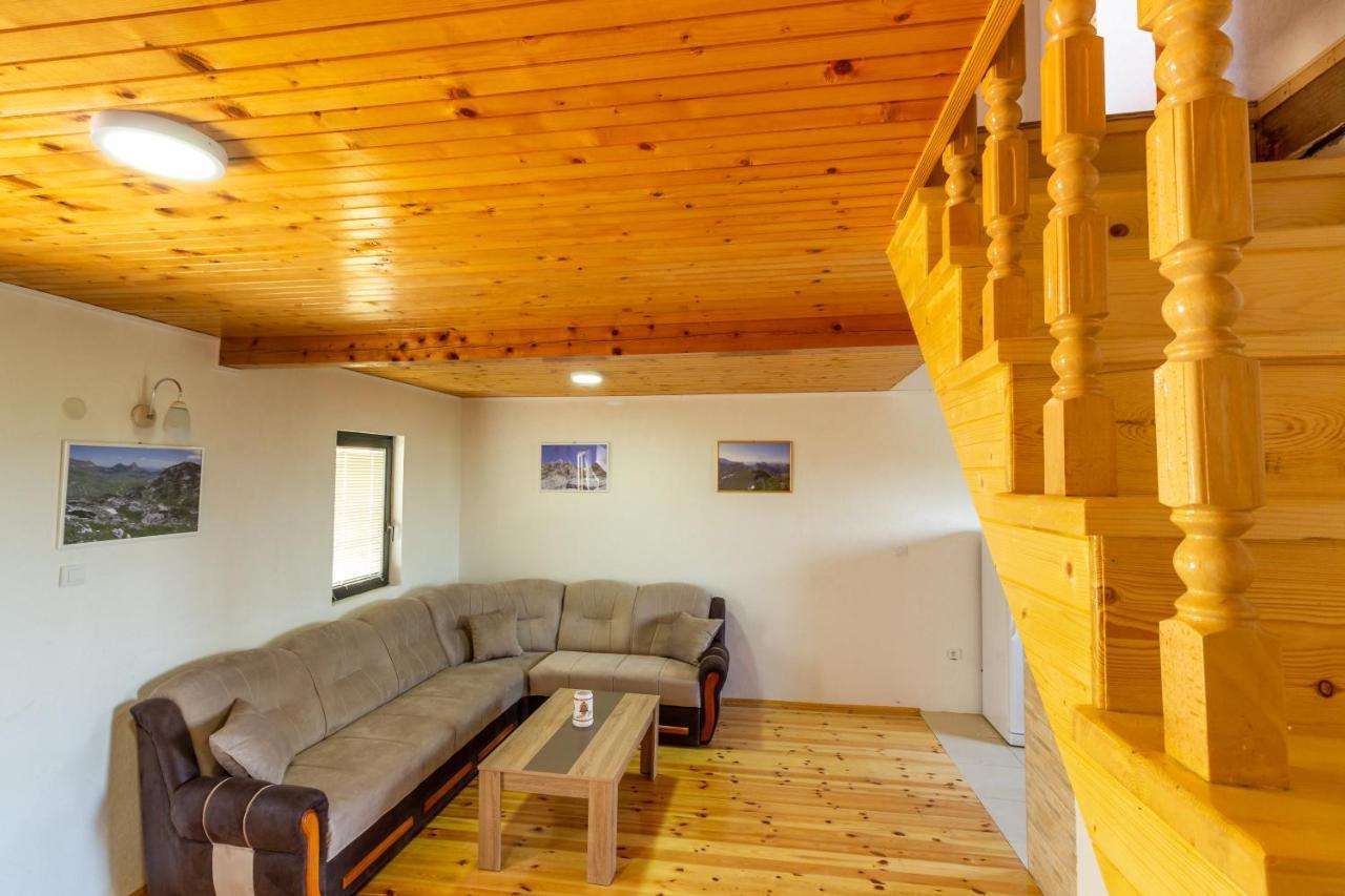 Guesthouse Wolf Zabljak  Bagian luar foto