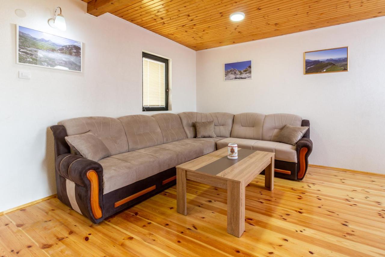 Guesthouse Wolf Zabljak  Bagian luar foto