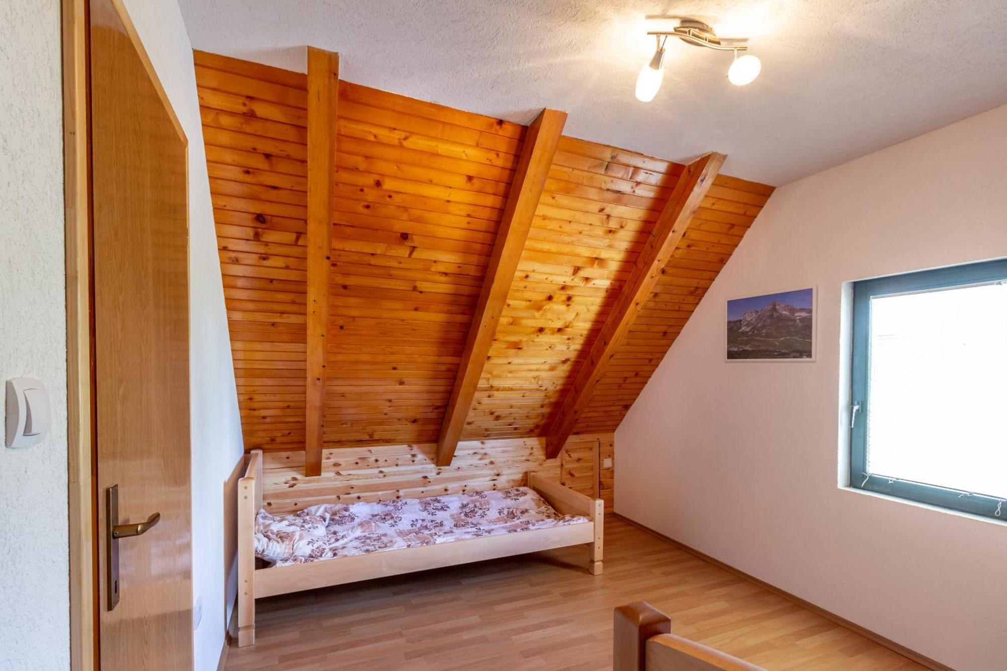 Guesthouse Wolf Zabljak  Bagian luar foto